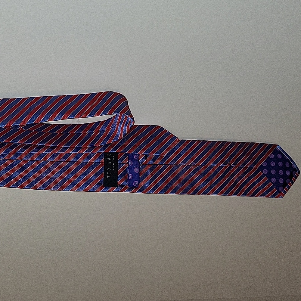 Men's Ted Baker Red/Blue Stripes Thin Tie š - Picture 2 of 12